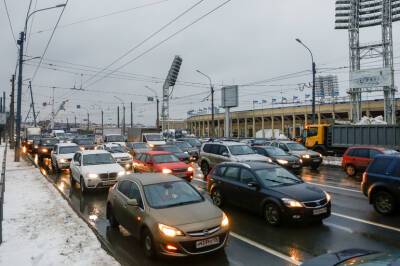 В обожженном морозом Петербурге ночью разведут четыре моста