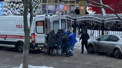 Появилось видео задержания подозреваемого в стрельбе в московском МФЦ