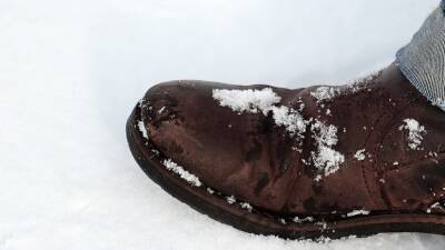 Специалист Щапков дал советы по уходу за обувью в зимний период