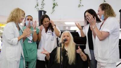 Знаменитой израильской певице ампутировали ногу: "Мне теперь негде жить"