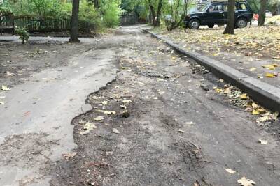 Разбитые воронежские дороги около садика на ул. Геращенко и переход у школы на Шидловского будут приведены в безопасное состояние в следующем году