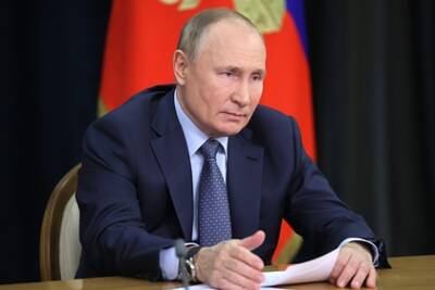 Путин оценил сравнение омикрон-штамма с живой вакциной