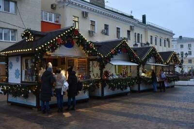 Новогодние игрушки, сувениры, «ватрушки»: что купить на новогодней ярмарке в Белгороде