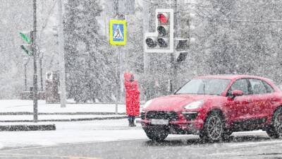 Вячеслав Субботин - Автоэксперт Субботин напомнил о правилах безопасности в снегопад - russian.rt.com