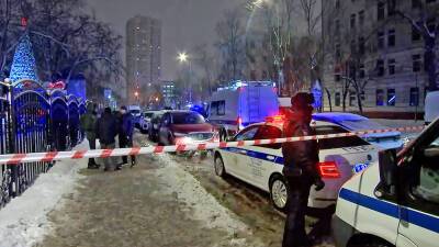 Офицер рассказал, как обезвредил напавшего на МФЦ в Москве