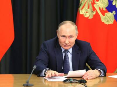 Путин пожаловался Байдену, что НАТО предпринимает опасные попытки "освоения украинской территории"