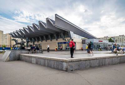 Станцию "синей ветки" петербургского метро "Пионерская" будут ремонтировать