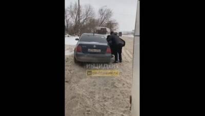 В Новосибирске на видео попало похищение мужчины в Кировском районе