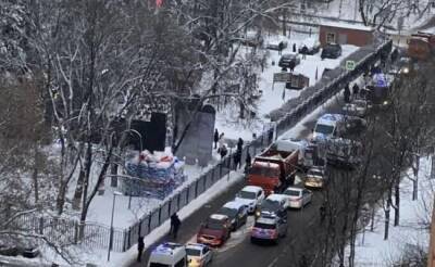 Следователи проверяют версию спланированной вооруженной атаки на МФЦ в Москве