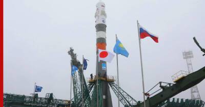 Ракета "Союз" отправила туристов из Японии к МКС