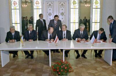 Аксенов: Беловежские соглашения стали «смертным приговором» для Советского Союза
