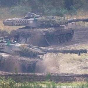 Двое военных погибли в аварии с танком в Германии