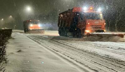 Более 20 снегоуборочных машин борются с непогодой в Дзержинске