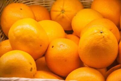 Что делать, если апельсин трудно очистить: 10-секундный способ