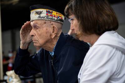 Активисты в США помешали ветеранам попасть на церемонию в память о Перл-Харбор