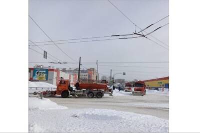 Снег на улицах Йошкар-Олы убирают больше 40 единиц техники