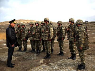 Начальник Генерального штаба азербайджанской армии встретился с личным составом Высшего военного училища (ФОТО/ВИДЕО)