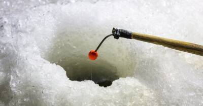 В Юрмале запрещено выходить на лед водоемов