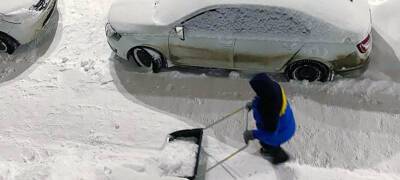 Госкомитет просит водителей Карелии убирать свои автомобили из дворов на время уборки снега
