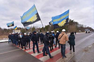 На Львовщине шахтеры перекрыли дороги из-за долгов по зарплате