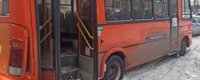 В Кирове днем столкнулись два автобуса, трое пассажиров пострадали