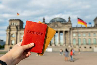 Новое правительство Германии разрешает двойное гражданство
