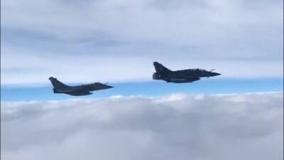 Истребители РФ сопроводили французские военные самолеты над Черным морем