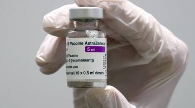 Польша передала Украине вторую партию вакцин от коронавируса