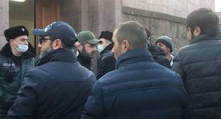 Участники акции протеста задержаны у парламента Армении