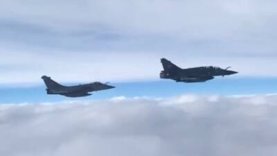 Российские истребители сопроводили самолёты Франции над Чёрным морем — видео