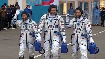 Впервые за 12 лет на МКС встречают туристов, которых доставил корабль «Союз»
