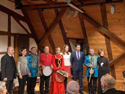 Перед матчем "Базель" - "Карабах" в Швейцарии прошел концерт азербайджанского мугама и танцев (ФОТО)