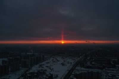 Солнечный столб озарил Петербург и Ленобласть на закате дня — фото