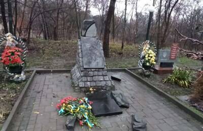 На Николаевщине вандалы повредили памятник Героям Небесной Сотни