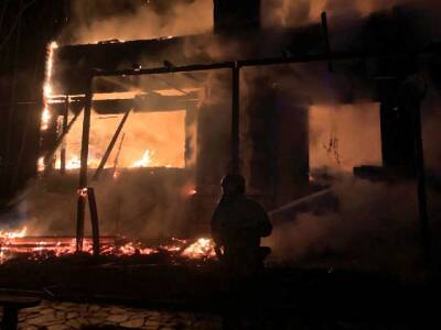 В Карабаше огонь полностью уничтожил садовый дом