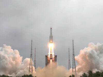 "Роскосмос" делает деньги на туристах в космосе и на стартах кораблей