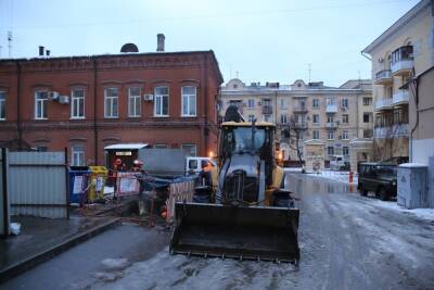 В Астрахани коммунальщики устраняют потоп: 20 улиц остались без воды