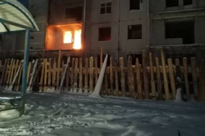 В Тверской области в недострое горел мусор