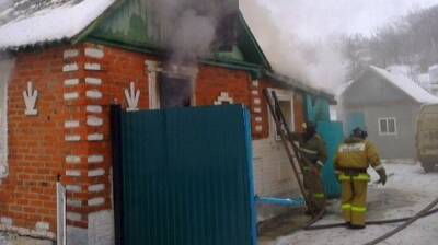 В Воронежской области под завалами сгоревшего дома обнаружили тела двух мужчин