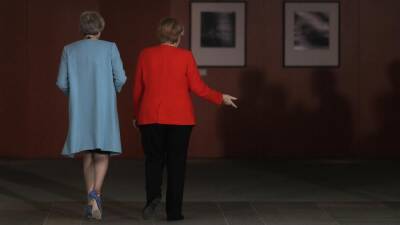 До свидания, Ангела: самые яркие фотографии с канцлером Меркель за 16 лет руководства страной