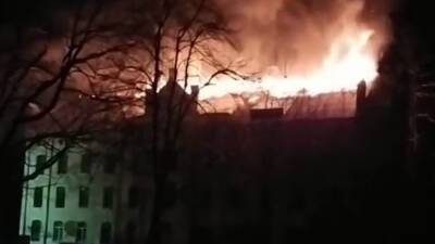 Под Калининградом загорелось бывшее здание учительской семинарии XIX века