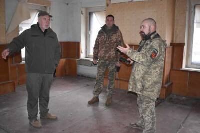 В Киеве начали обустраивать первый пункт территориальной обороны
