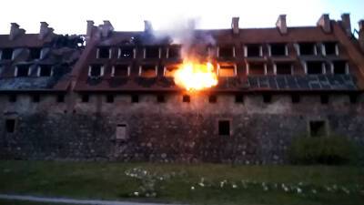 Замок Тевтонского ордена полыхает под Калининградом (видео)