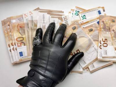 Число уголовных дел о коррупции в России выросло за год на 15%
