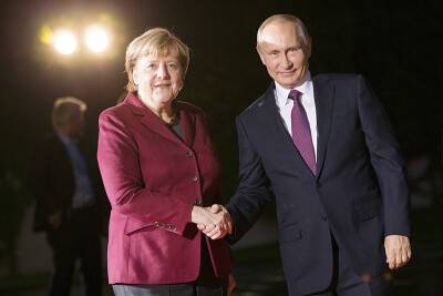 Путин по телефону поблагодарил Меркель за плодотворное сотрудничество