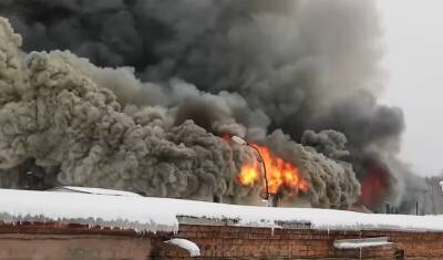 В Новосибирской области произошел масштабный пожар на складе «Русского холода»