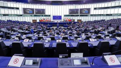 В Европарламенте назвали агрессией попытки Запада вмешаться в дела России
