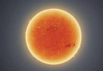 Астрофотограф сделал самое четкие снимки Солнца (фото)
