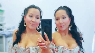 «Самые идентичные близняшки в мире» пытаются хором забеременеть от одного жениха