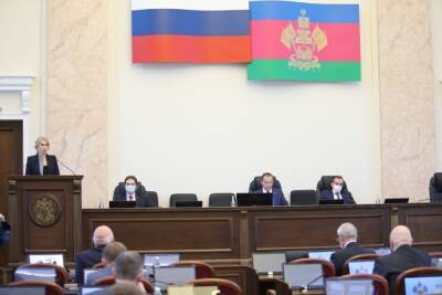 На сессии ЗСК депутаты согласовали предоставление на борьбу с ковидом ещё 4,4 миллиарда рублей